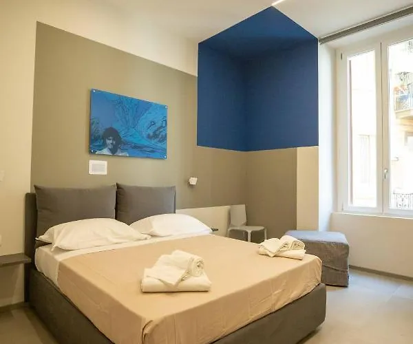 È....... By DimorraHotel Napoli